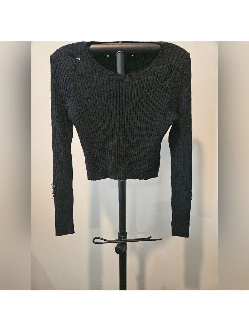 HONEY PUNCH WOMEN'S BLACK DISTRESSED KNIT PULLOVER CROPPED SWEATER SIZE LARGE